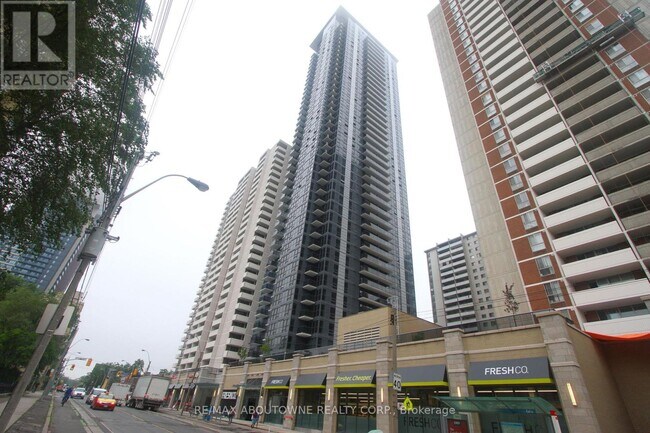 Photo - 561 Sherbourne St