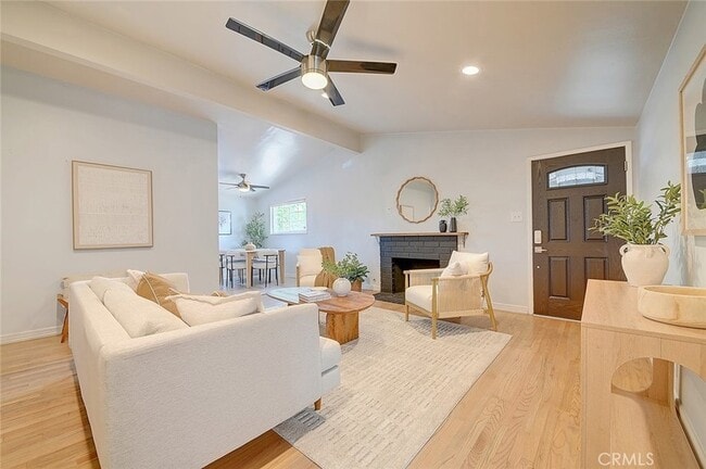 2044 W Spruce Ave