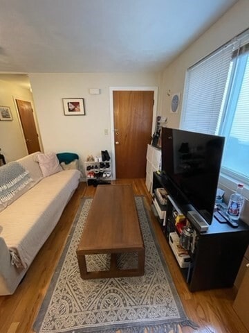 Photo - 144 Thorndike St Unidad 1