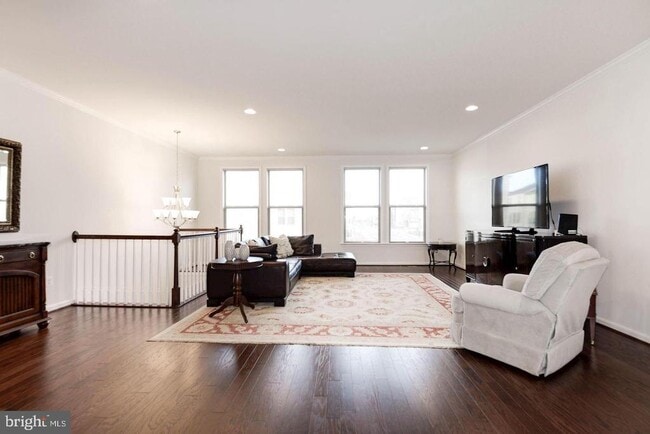 Photo - 42482 Dogwood Glen Square