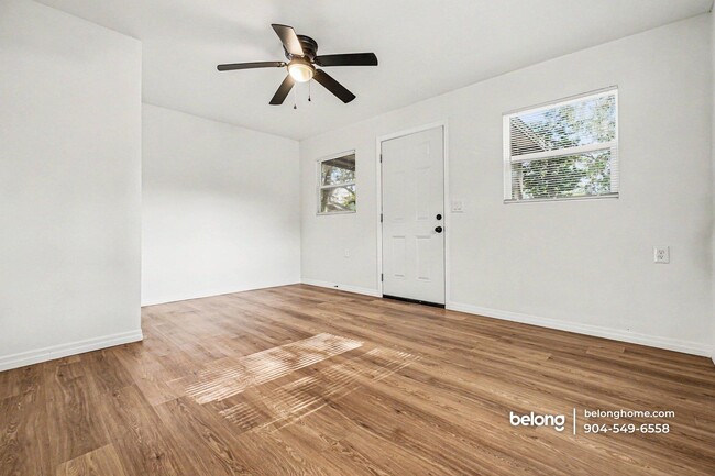 Photo - 392 Arora Blvd