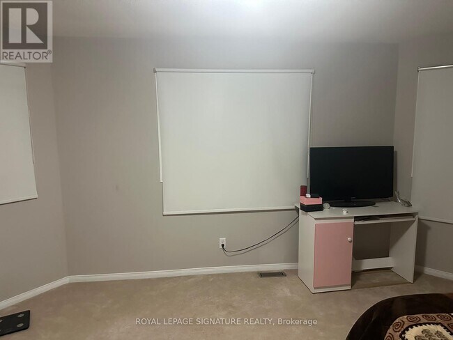 Photo - 1215 Wadebridge Crescent