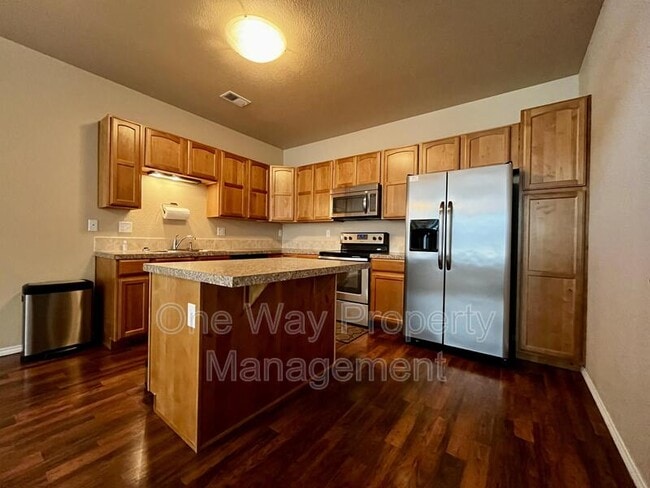 Building Photo - 6915 W 3rd St