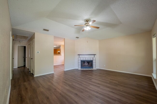 Photo - Great 2 bedroom duplex!
