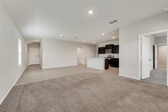 Photo - 16640 Portage St