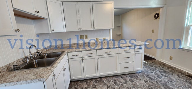 Photo - 2076 W Wayne St
