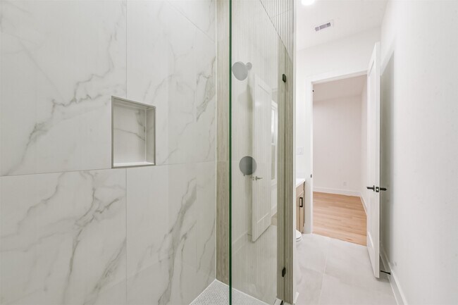 Photo - 3808 Ennis St