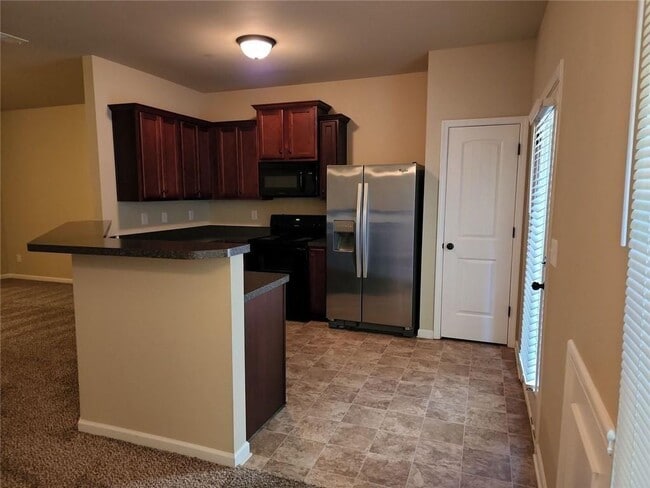 Photo - 628 Oakside Pl