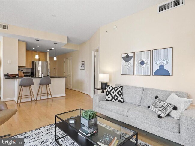 Photo - 820 N Pollard St Unit 511