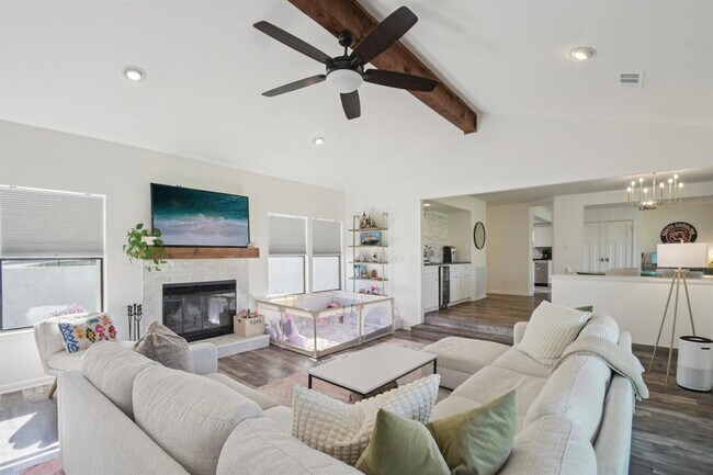 Photo - 730 Vanguard St