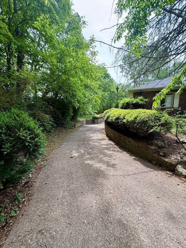Photo - Knoxville 37909 - 2 bedroom, 1.5 bath unit, duplex - Contact Chad Weeks (865) 567-6193