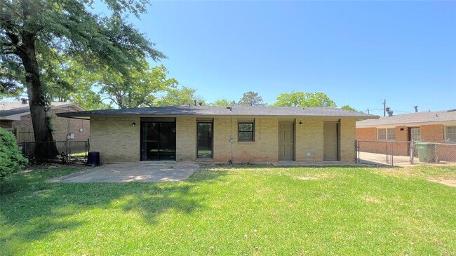 Photo - 418 Stroll Dr