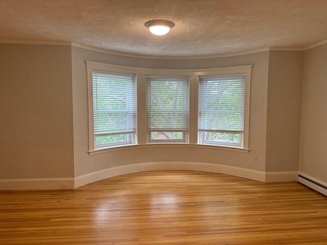 Building Photo - 235 Rawson Rd Unit 3 Rental