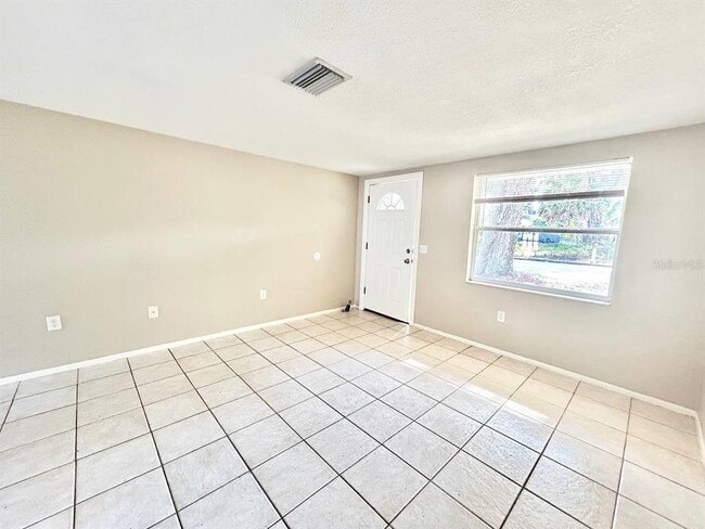 Photo - 5803 Delaware Ave