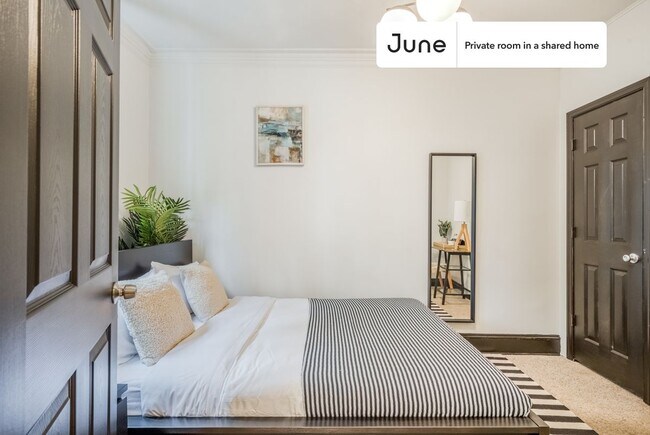 Room in Shared 5 bed/2 bath home in Woodley Park