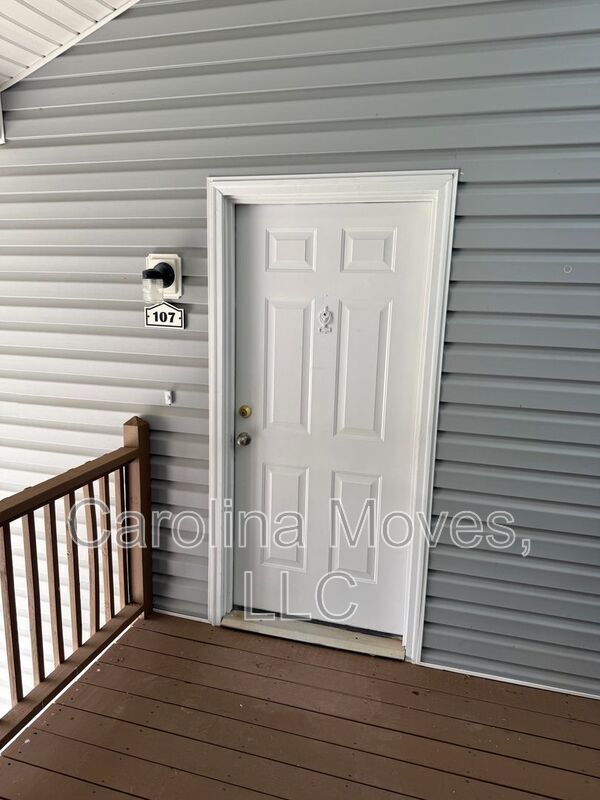 Photo - 107 Pelham Square Way