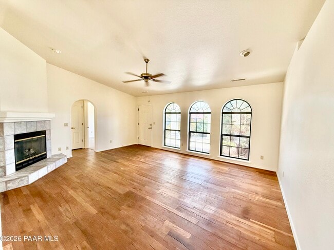 Photo - 352 Prescott Dr