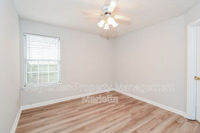 Photo - 4819 Lake Park Terrace