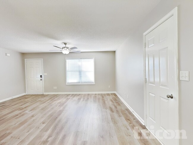 Photo - 73 Seagrave Ct