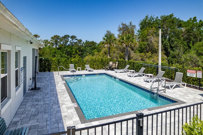 Pool - Meadow View Apartments