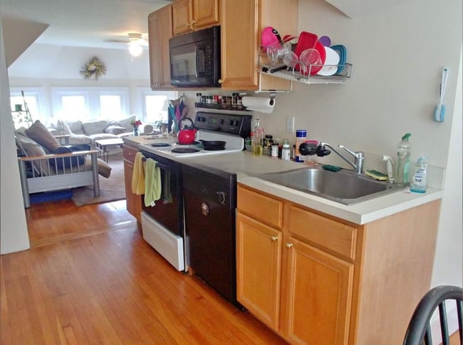 Photo - 1539 Cambridge St Unit 3