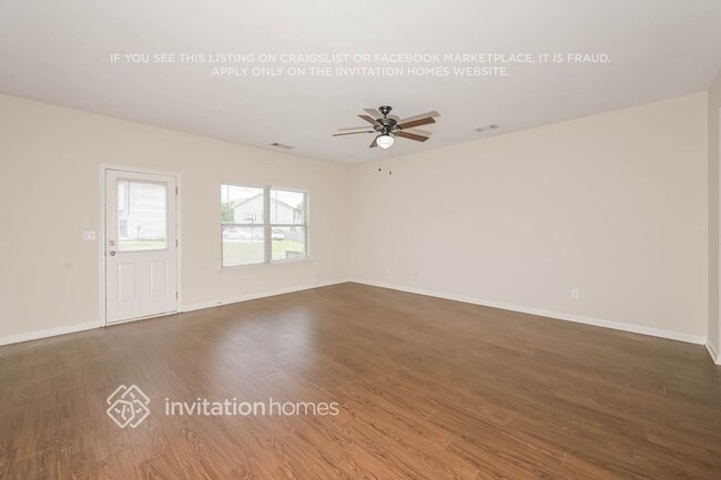 Photo - 410 Village Broad St