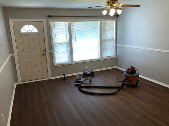 Photo - 3718 Penwood Way