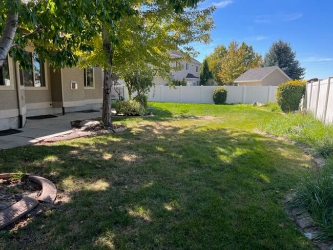 Photo - Beautiful executive home in Fruit Heights