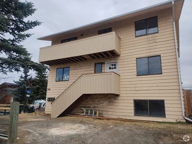 Building Photo - 241 N Park St Unit #2 Rental
