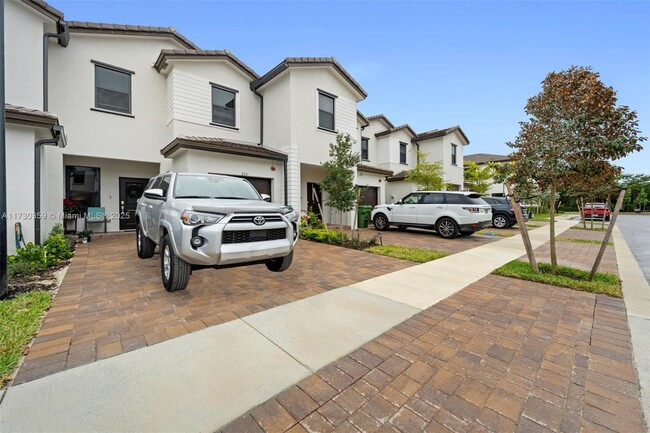 Photo - 253 SW 159th Way Townhome