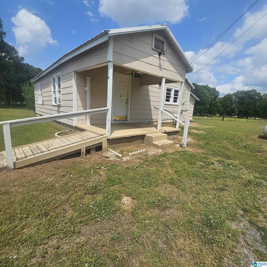Photo - 636 Boiling Springs Rd House