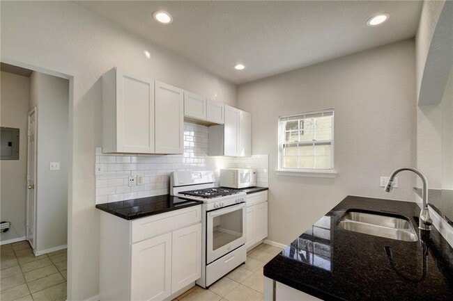 Photo - 2206 Pennsylvania Ave