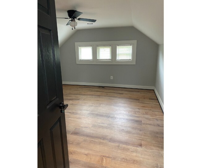 Photo - 3412 Gwynns Falls Pkwy Unidad 3A AVAILABLE W/BATH $800 3A