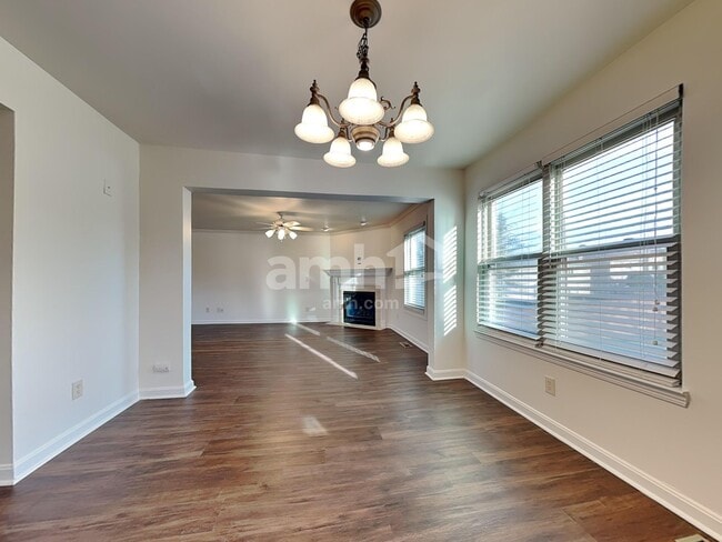 Photo - 8400 Woodcreek Dr