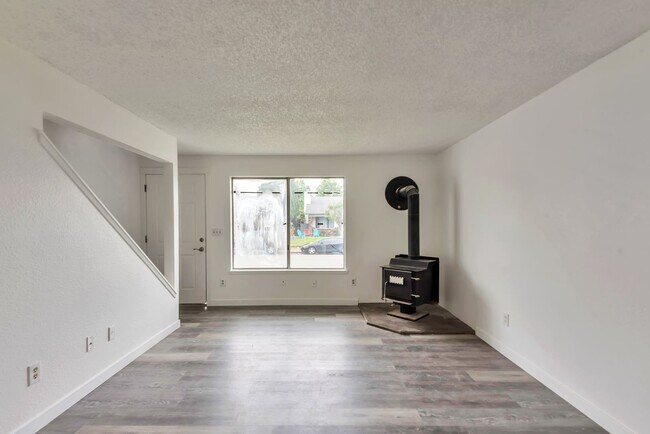 Photo - 1702 C St SE