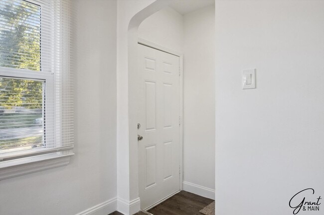 Photo - 4 bedroom $1550