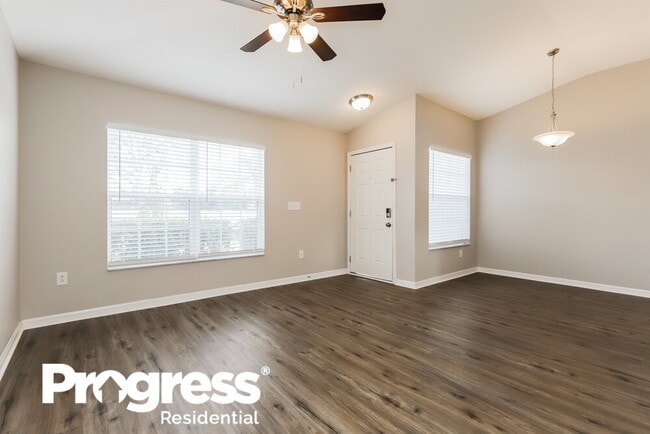 4422 Tina Ln