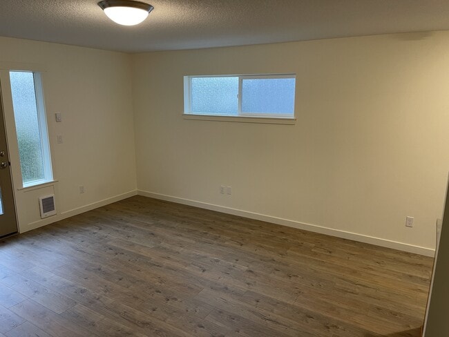 Photo - 2360 Kingwood St