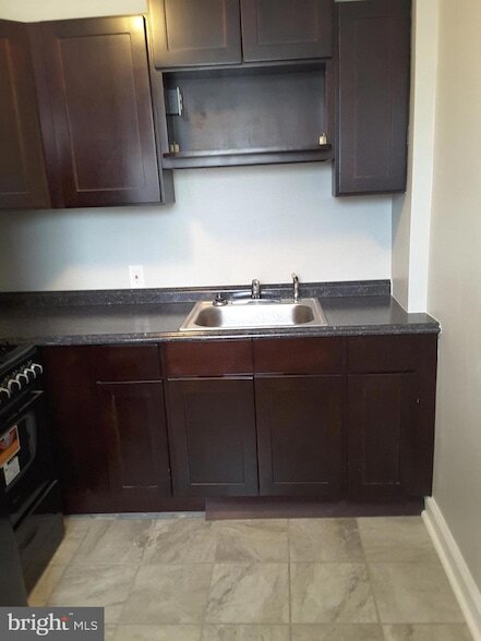 Photo - 1226 Hellerman St