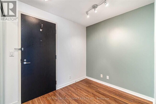 Photo - 1005 King St W Unit 416
