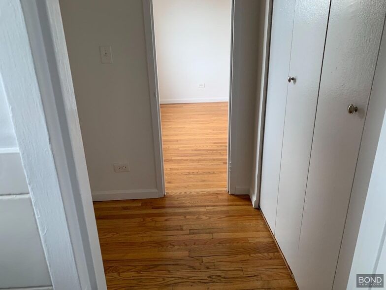 Photo - 23-35 Broadway Unit 6L Unidad 6L