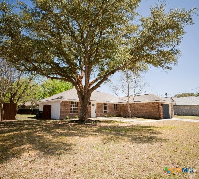 Building Photo - 927 Lipan Dr Rental