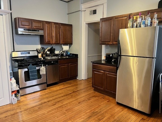 Kitchen - Clark & Orchard Apartments