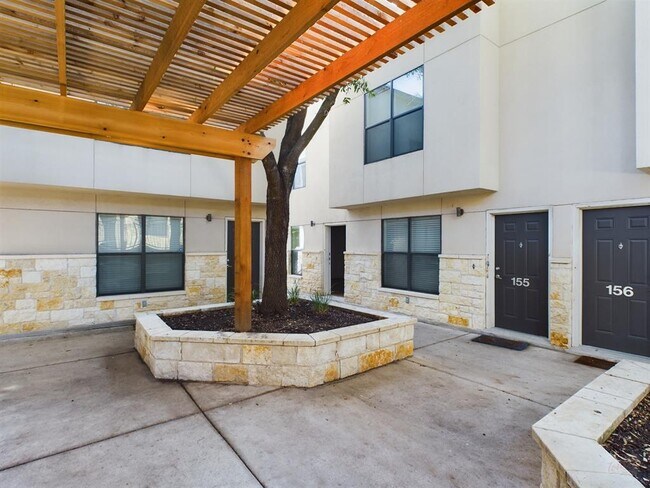 Photo - 711 W 32nd St Unidad 154