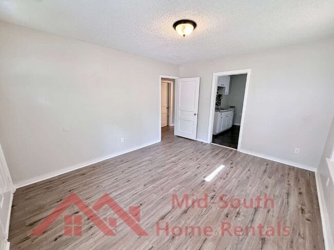 Photo - 2622 Whitman Ave