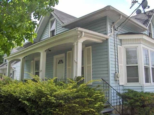 Photo - 525 W 5th St House
