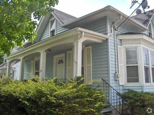 Building Photo - 525 W 5th St Rental