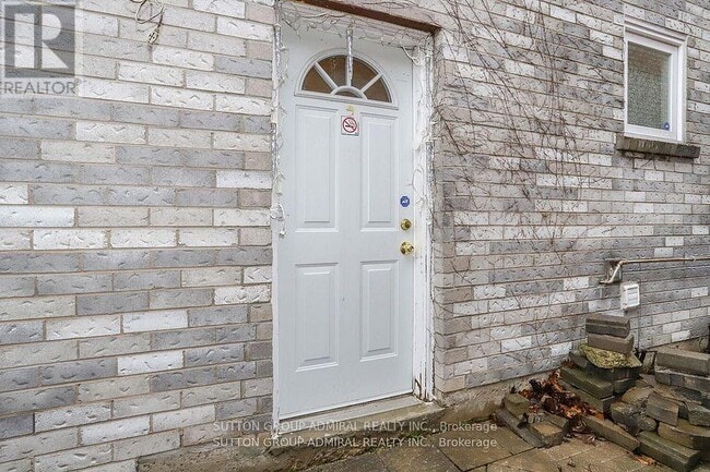 Photo - 132 Larratt Ln