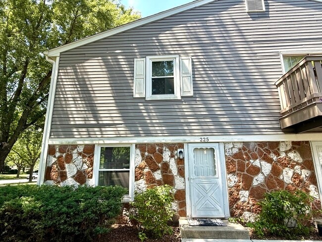 Building Photo - 225 Nantucket Harbor