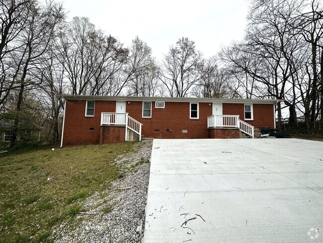 Building Photo - 896 Locust Dr Unit 896 Rental